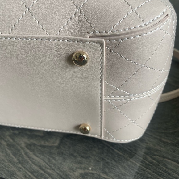 Chanel Bucket Bag - Picture 4 of 13